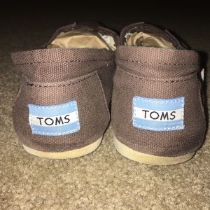 TOMS WOMENS BROWN SHOES